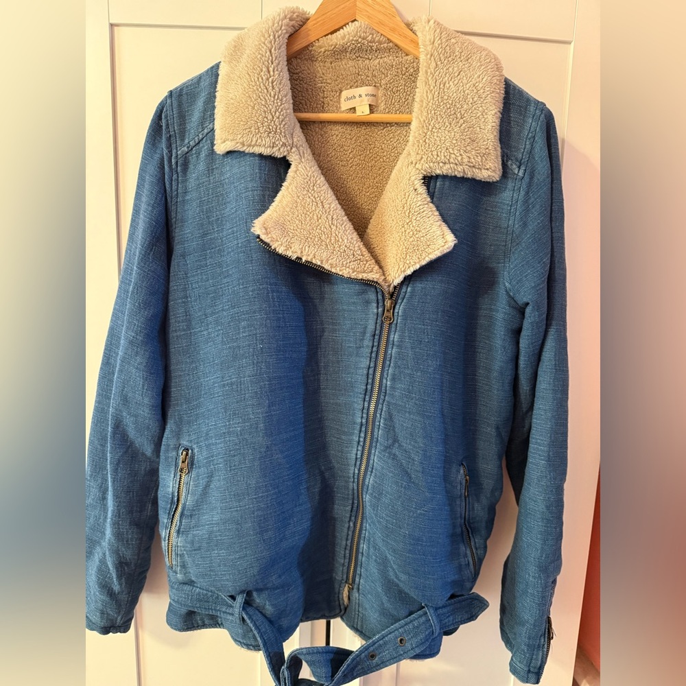 Cloth and Stone Denim and Sharpa Belted Jacket. Size large.
